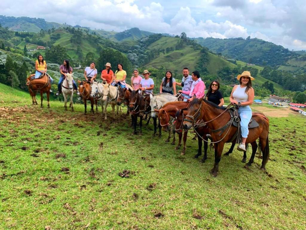Finca Recreacional Marcelandia Санта Роса де Кабал Екстериор снимка