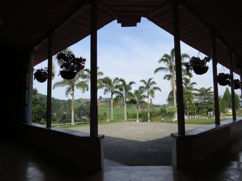 Finca Recreacional Marcelandia Санта Роса де Кабал Екстериор снимка